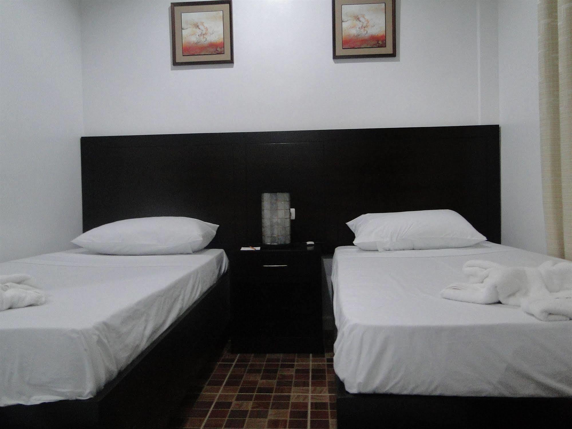 Susan'S Place Bed And Breakfast Puerto Princesa Exteriör bild