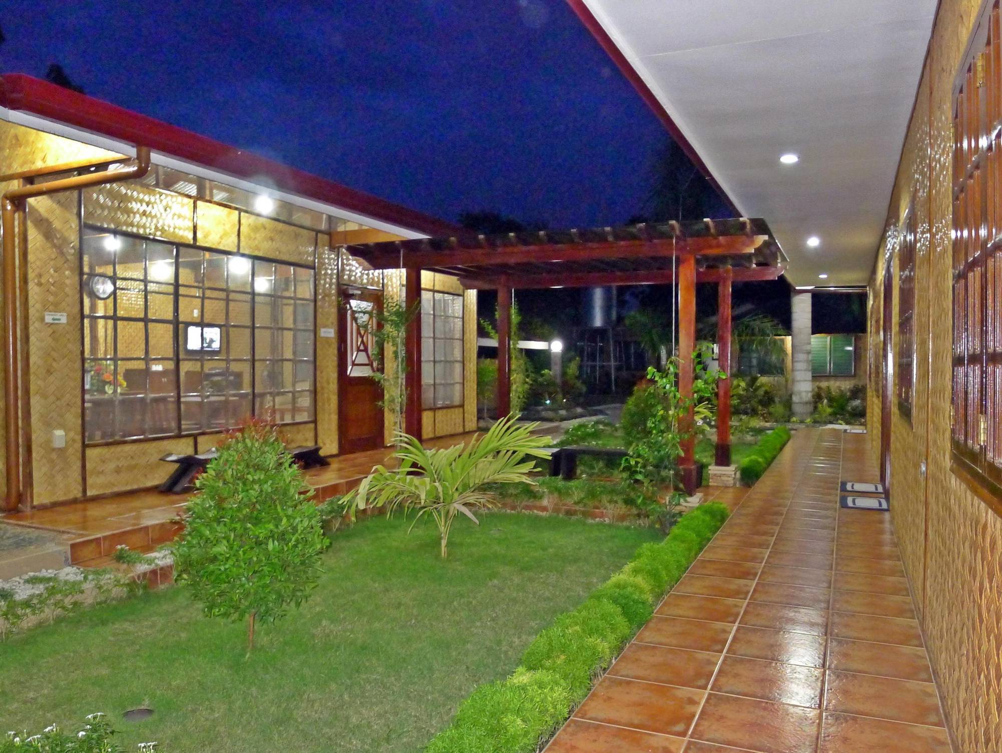 Susan'S Place Bed And Breakfast Puerto Princesa Exteriör bild