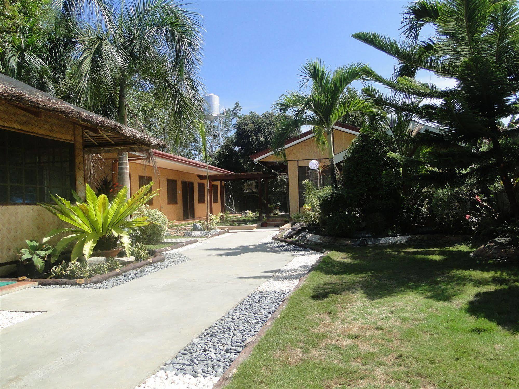 Susan'S Place Bed And Breakfast Puerto Princesa Exteriör bild
